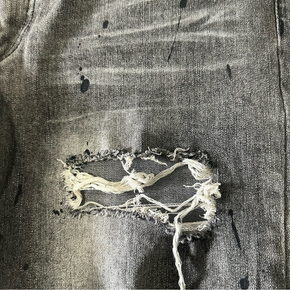 Forever 21 Men’s Black Paint Splatter Ripped Jeans – Size 34x31, Slim Fit - Picture 3 of 4
